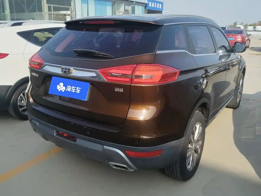 Фото 3 - Geely Atlas