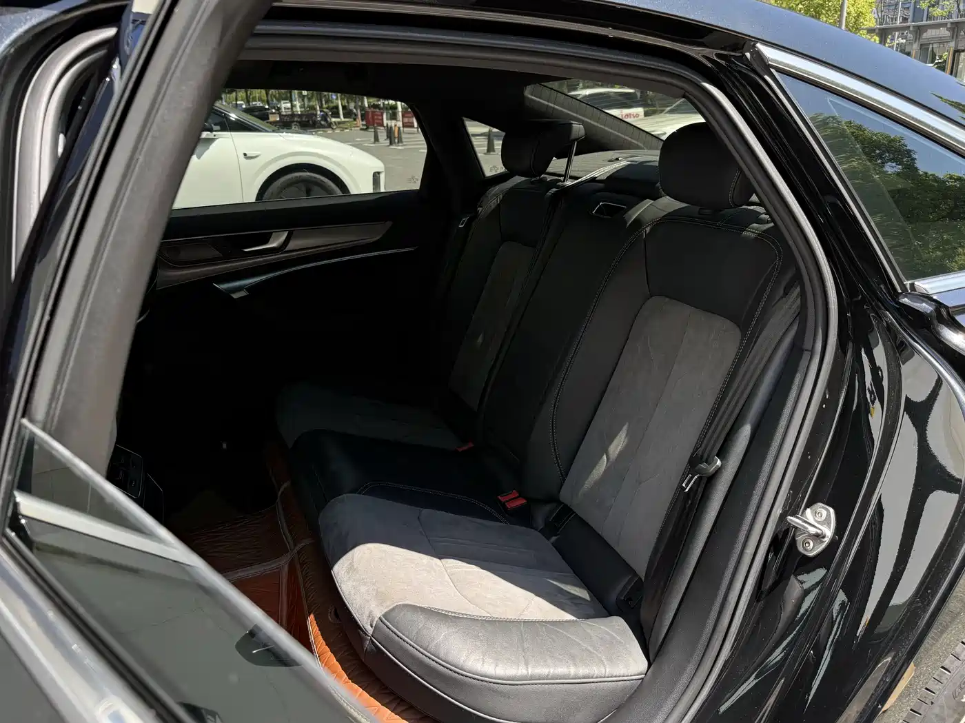 Audi A6L 2021 40 TFSI Luxury Sport фото 11