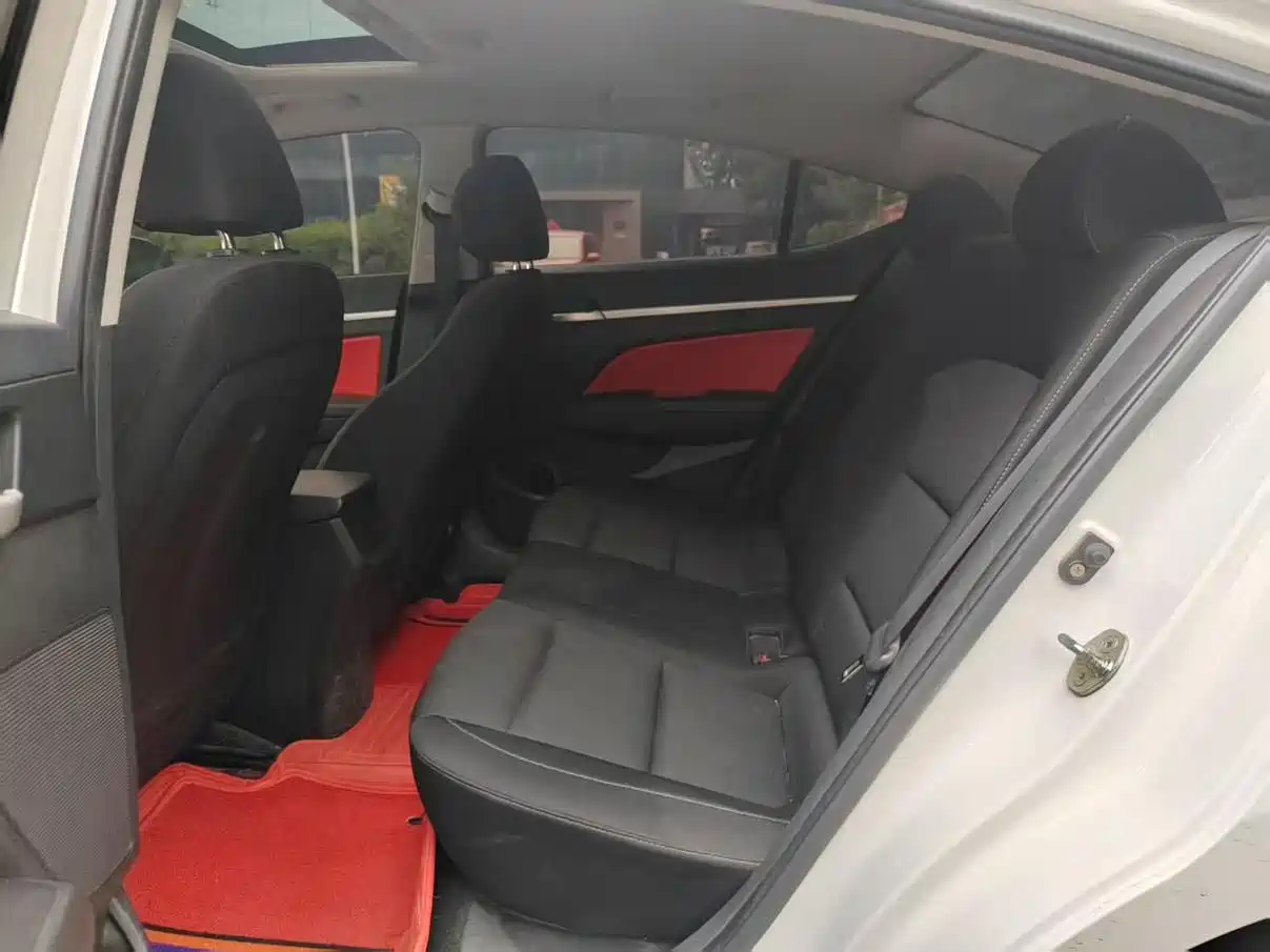 Hyundai Elantra 2016 Model 1.6L Automatic Smart Elite фото 6