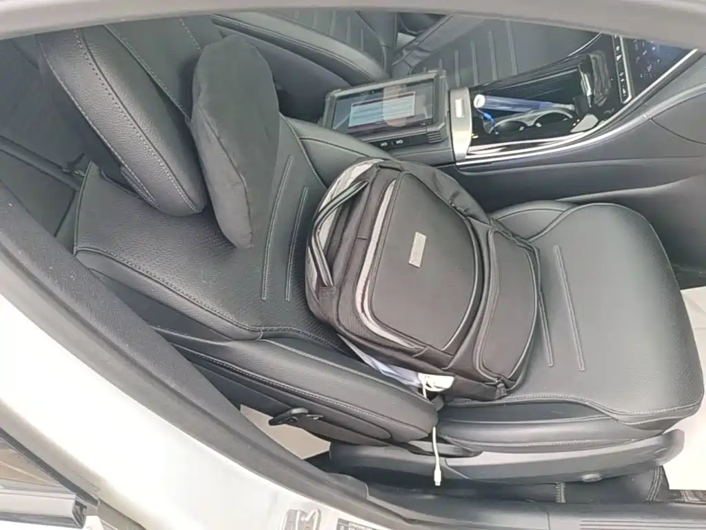 Фото 25 - Mercedes-Benz C-Class