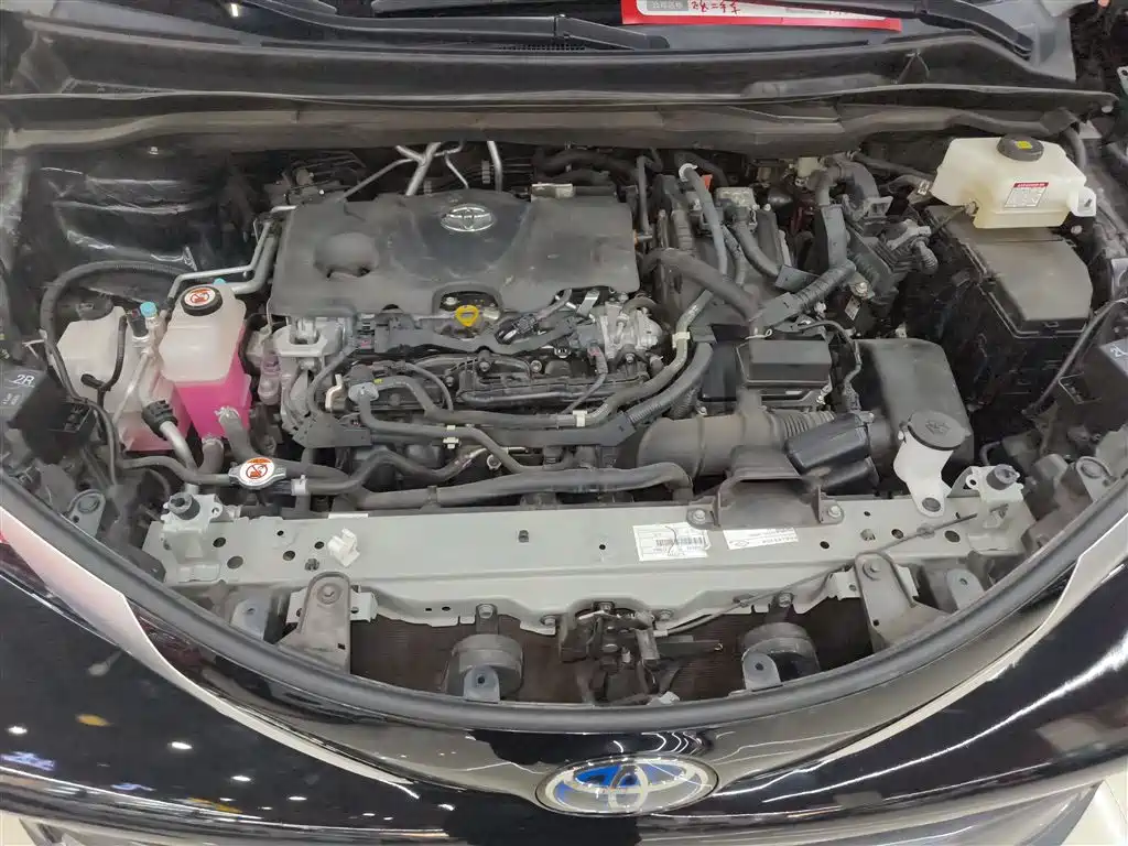 Toyota Sienna 2023 2.5L Hybrid Premium Edition фото 20