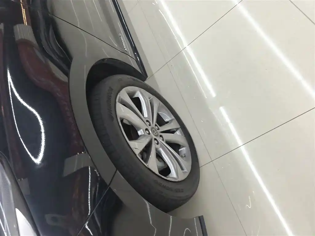 Toyota Sienna 2023 2.5L Hybrid Premium Edition фото 23