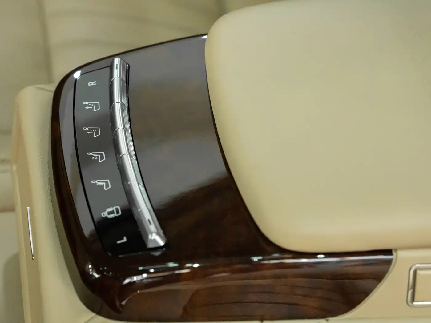 Mercedes-Benz S-Class 2012 S 600 L Grand Edition фото 34