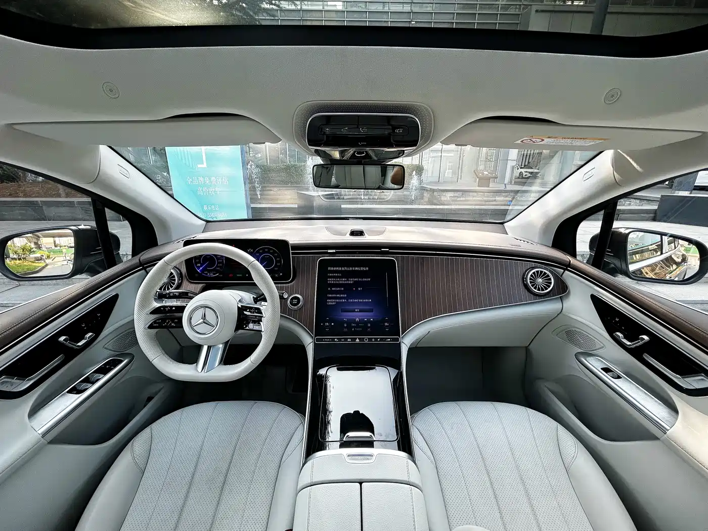 Mercedes-Benz EQE SUV 2025 2024 500 4MATIC Pioneer Edition