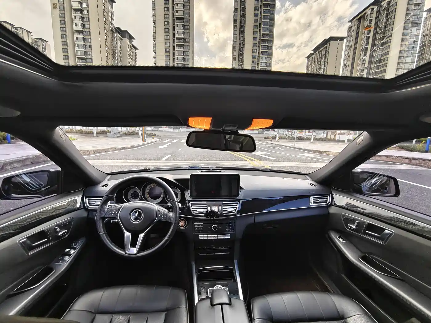 Mercedes-Benz E-Class 2015 Facelift E 200 L фото 9