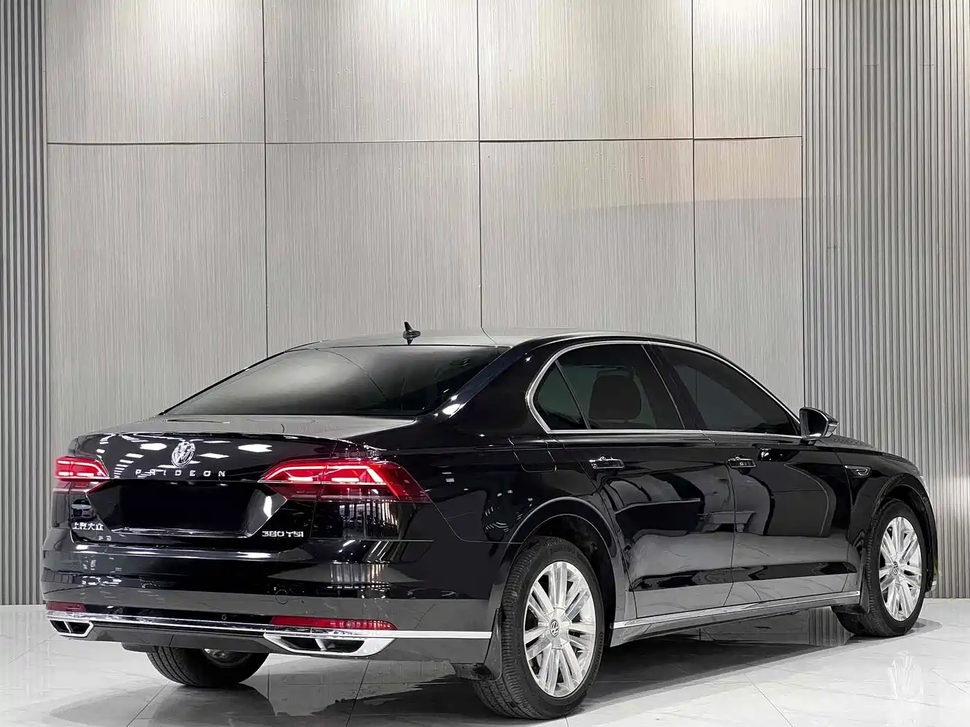 Volkswagen Phideon 2018 Facelift 380TSI FWD Business фото 4