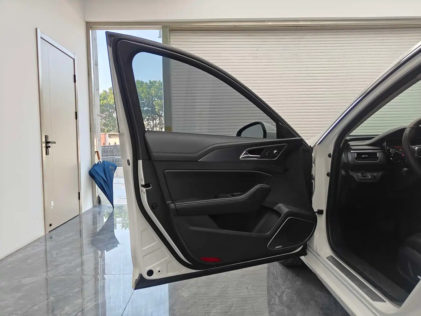 Hongqi H5 2020 1.8T Automatic Smart Connection Qi Enjoy Edition фото 8