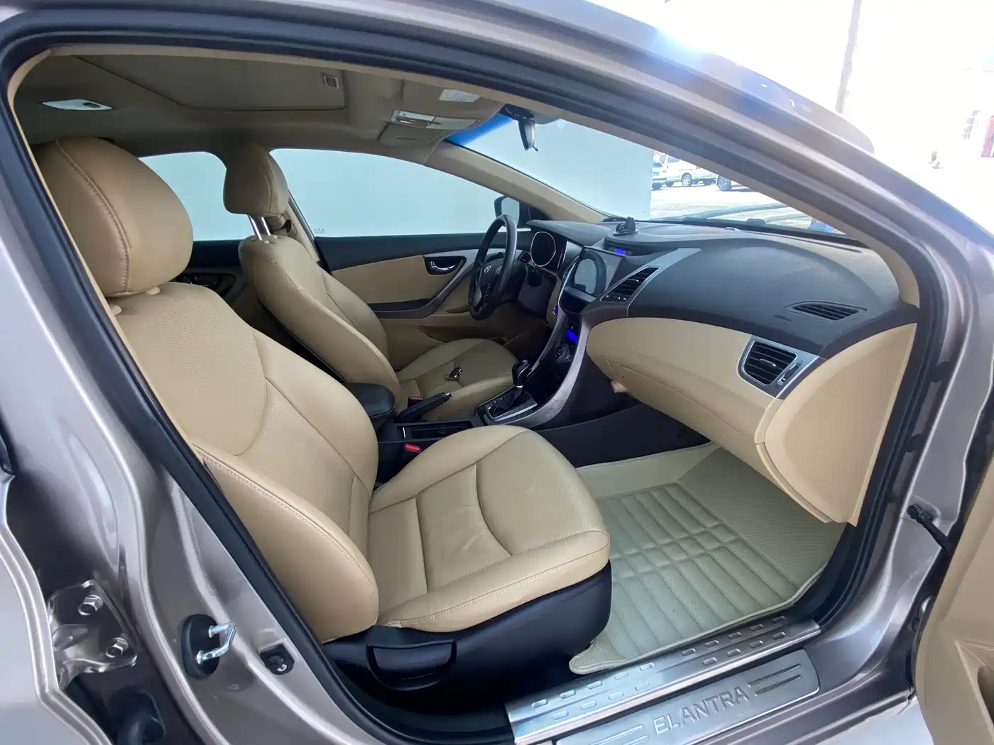 Hyundai Langdong 2013 1.6L Automatic Premium фото 6