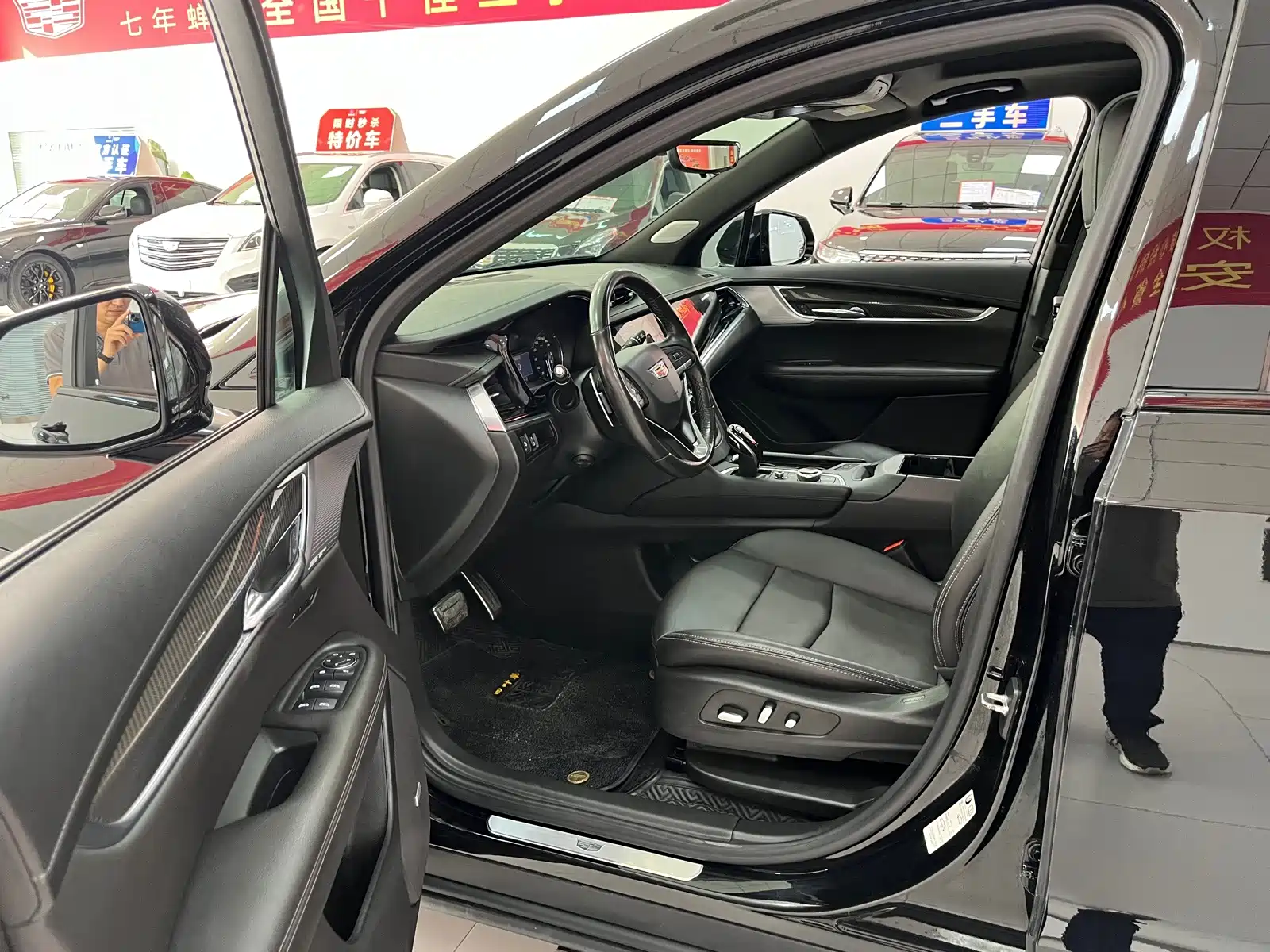 Фото 4 - Cadillac XT6