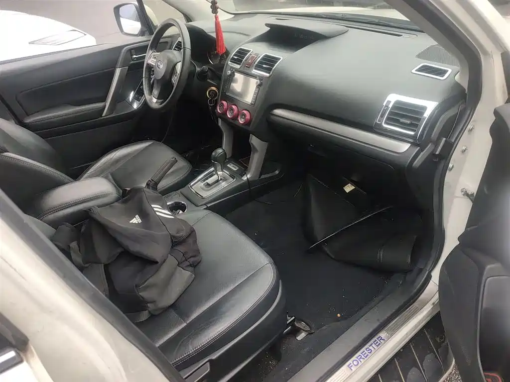 Subaru Forester 2013 2.0i Automatic Luxury Edition фото 21