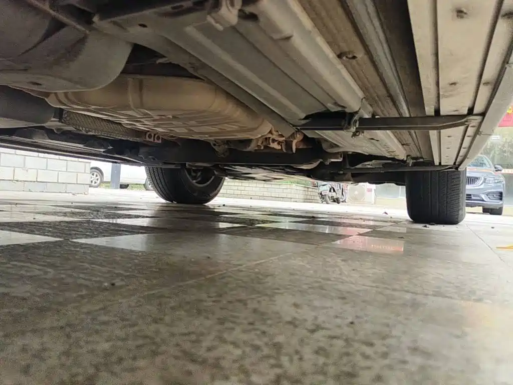 Фото 9 - Volkswagen Touareg