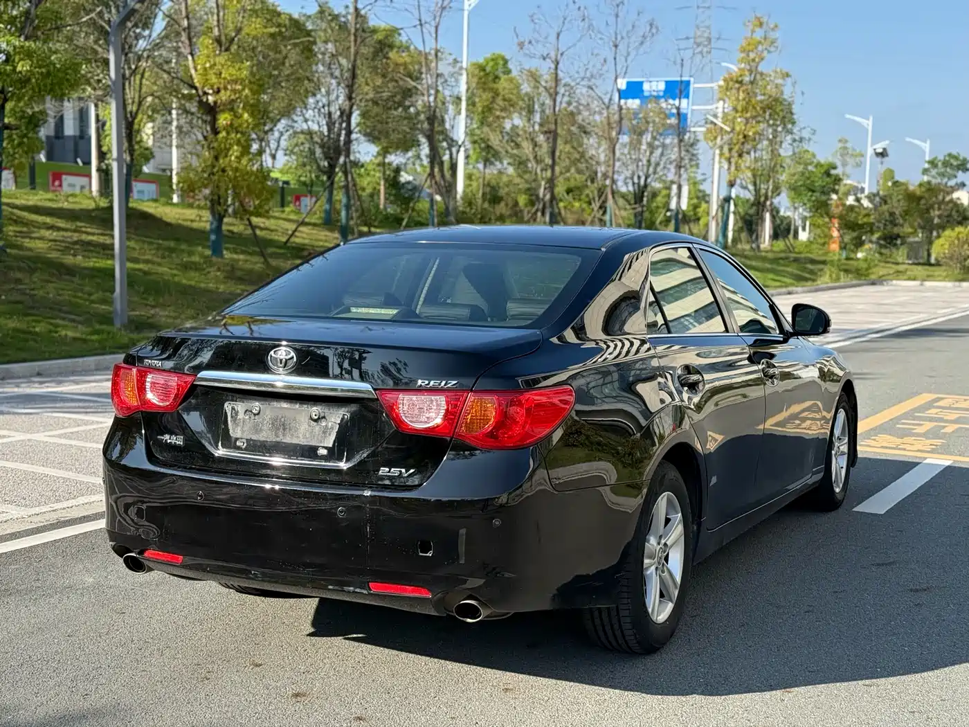 Toyota Reiz 2010 2.5V Elegance Elite Edition фото 7