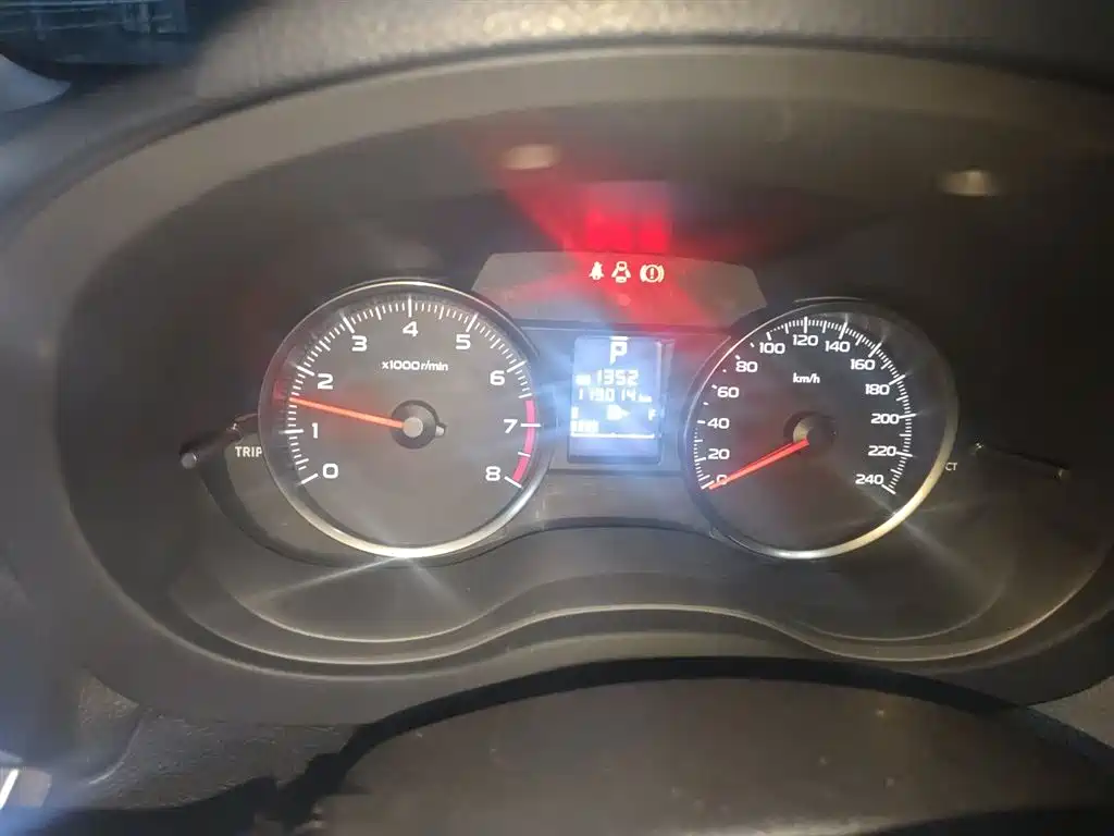 Subaru XV 2017 2.0i Comfort Navigation Edition фото 8