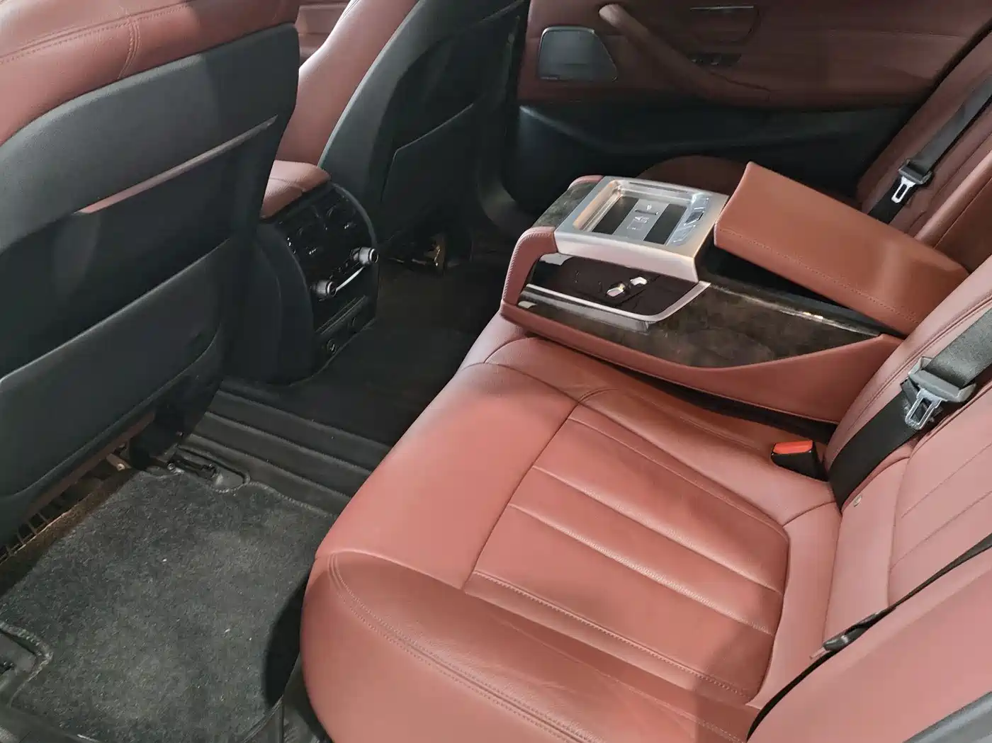 BMW 5 Series 2019 530Li Premium M Sport Package фото 9