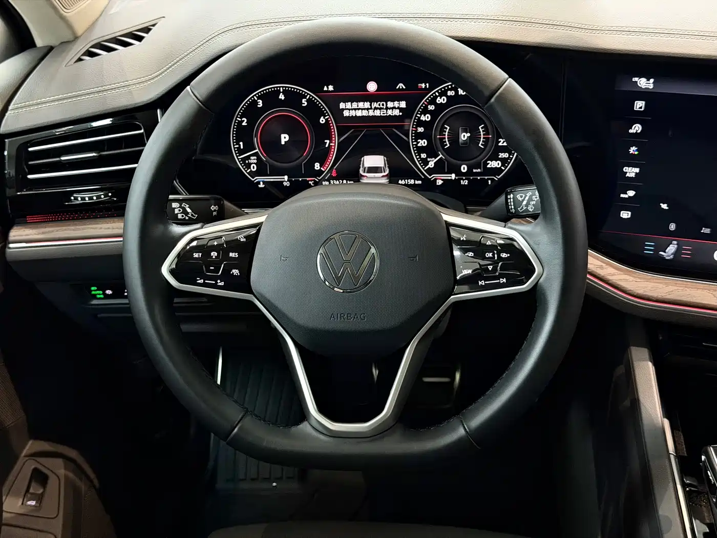 VOLKSWAGEN TOUAREG