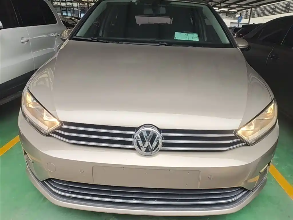 Volkswagen Golf Sportsvan 2016 230TSI Automatic Progressive фото 3