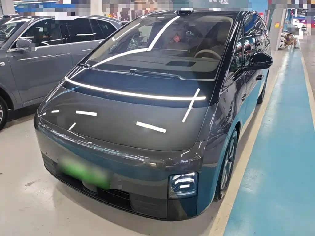 Li Auto MEGA 2025 Model Home Family Special Edition