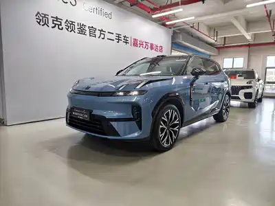 Lynk & Co 08 EM-P