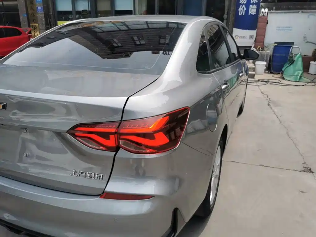 CHEVROLET CRUZE