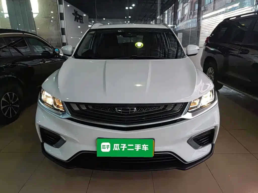 Фото 3 - Geely Coolray