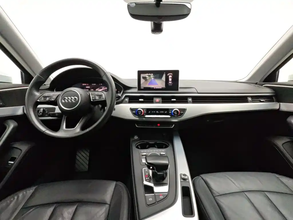Фото 5 - Audi A4L