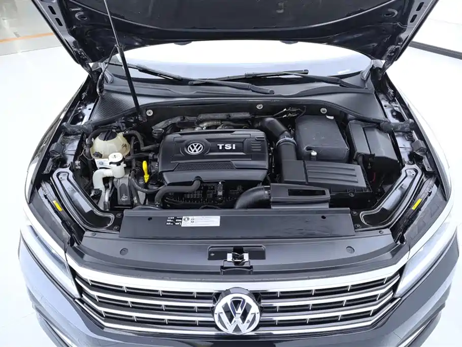 Volkswagen Passat 2017 330TSI DSG Prestige фото 10