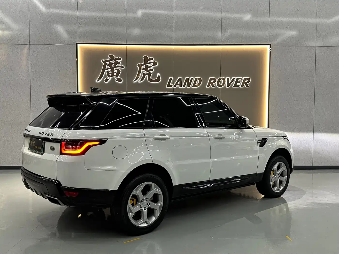 Land Rover Range Rover Sport PHEV 2019 2018 Model P400e