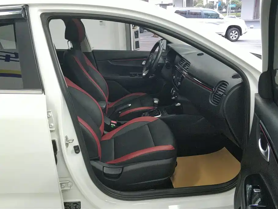 Kia KX CROSS 2018 1.6L Automatic Smart Sunroof Edition фото 8