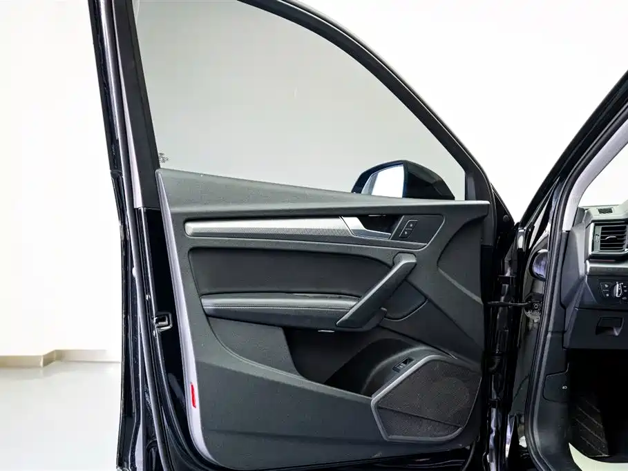 Audi Q5L 2022 40T Luxury Dynamic фото 10
