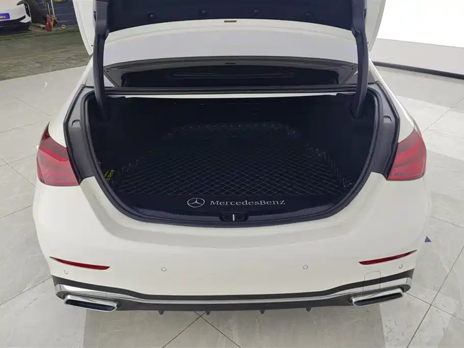 Mercedes-Benz C-Class 2023 Facelift C 200 L Sport Edition фото 4