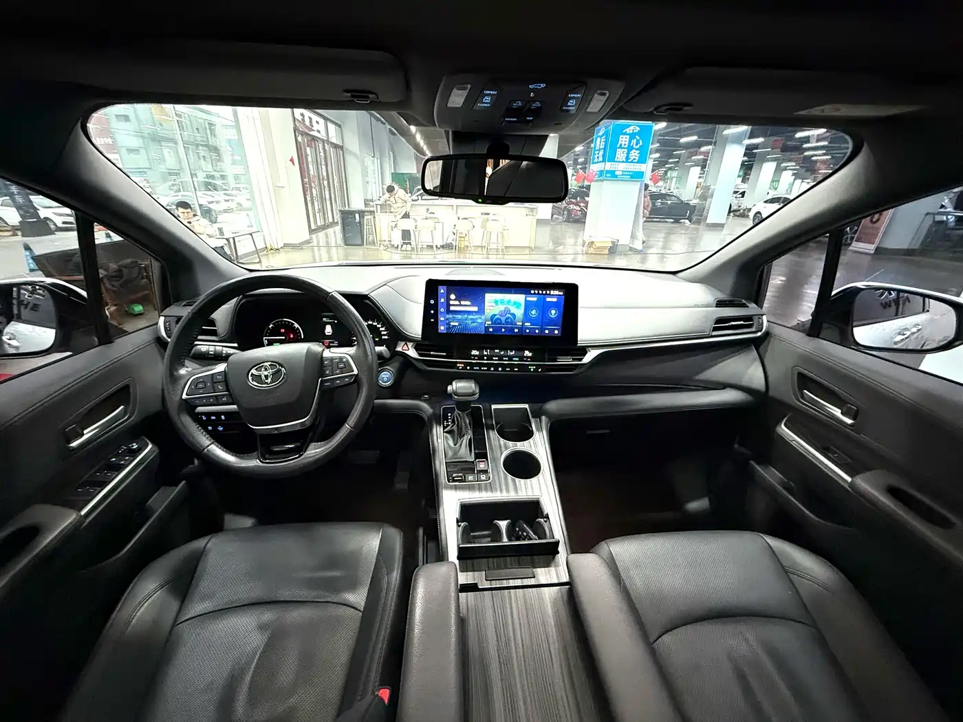 Toyota Sienna 2021 2.5L Hybrid Premium Edition фото 10