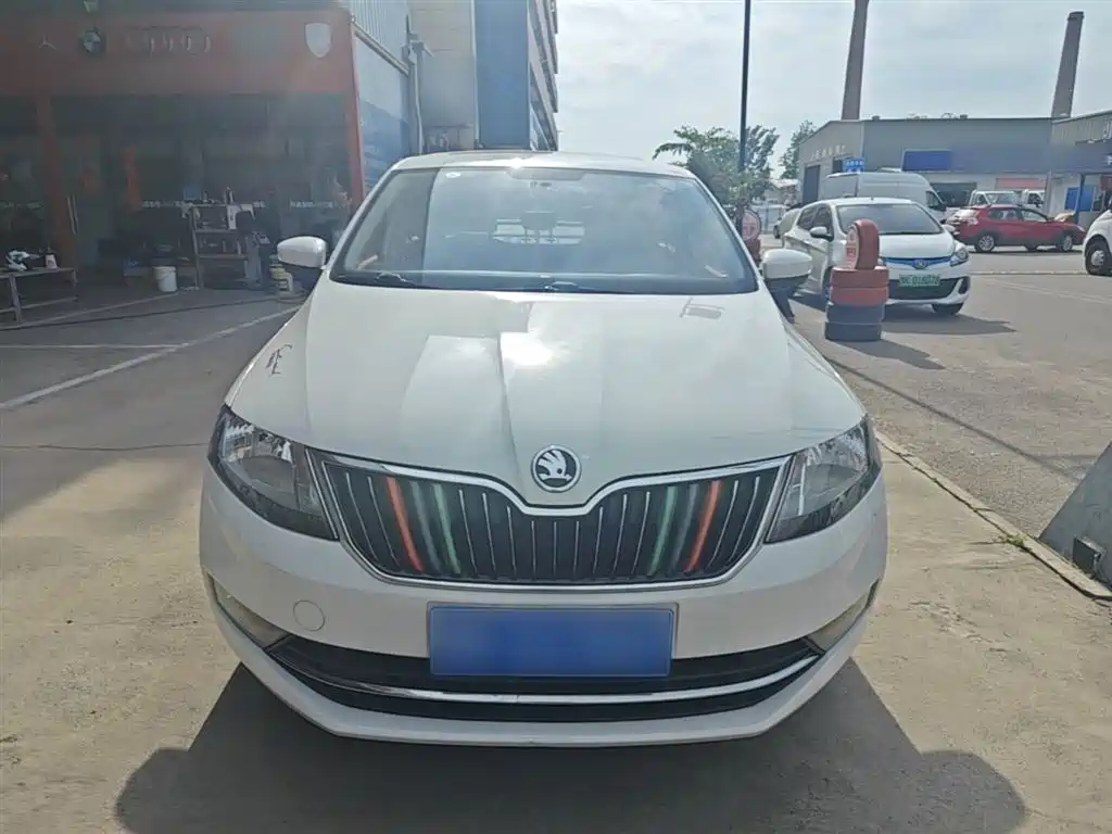 Škoda Rapid 2019 1.5L Automatic Comfort China V фото 3