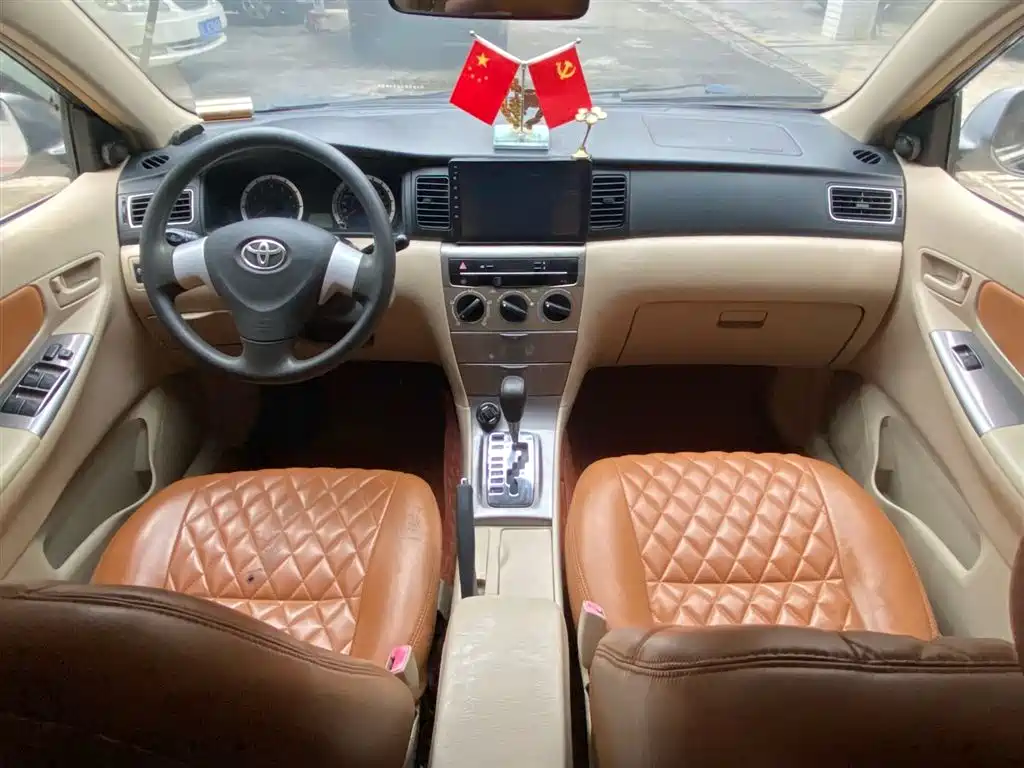 Toyota Corolla 2013 1.6L Automatic Luxury фото 6