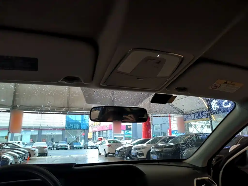 Venucia T90 2018 2018 2.0L CVT Smart Connection Fashion Edition China V