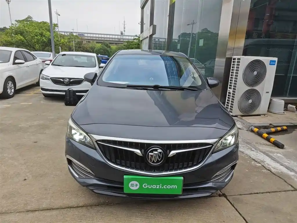 Buick Verano 2018 Sedan 20T Dual Clutch Leading фото 3
