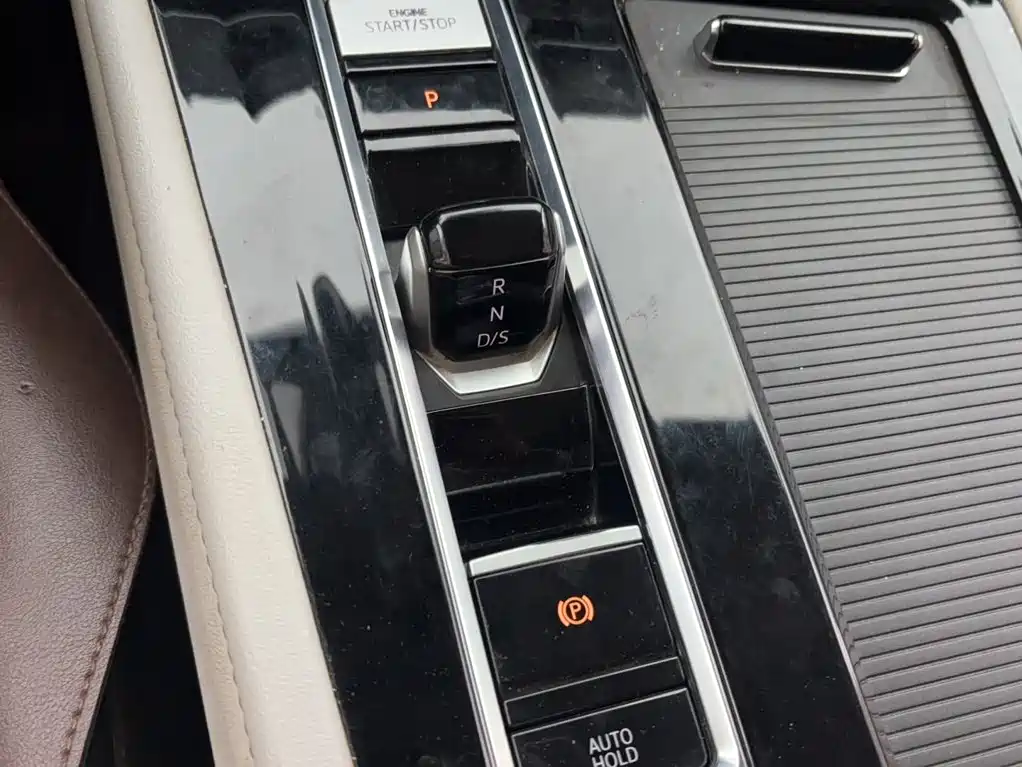 Photo 9 - Volkswagen Teramont