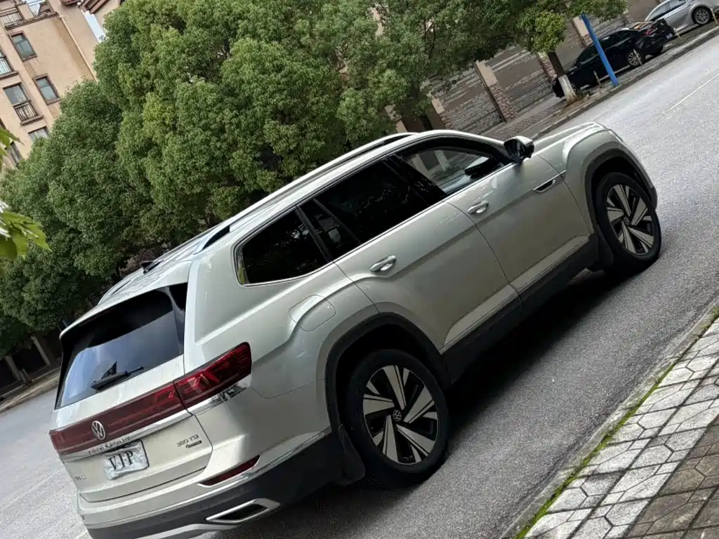 Photo 13 - Volkswagen Teramont