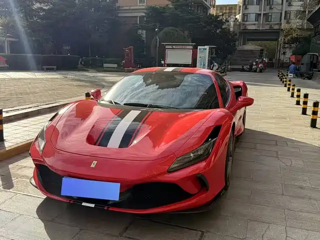 FERRARI F8
