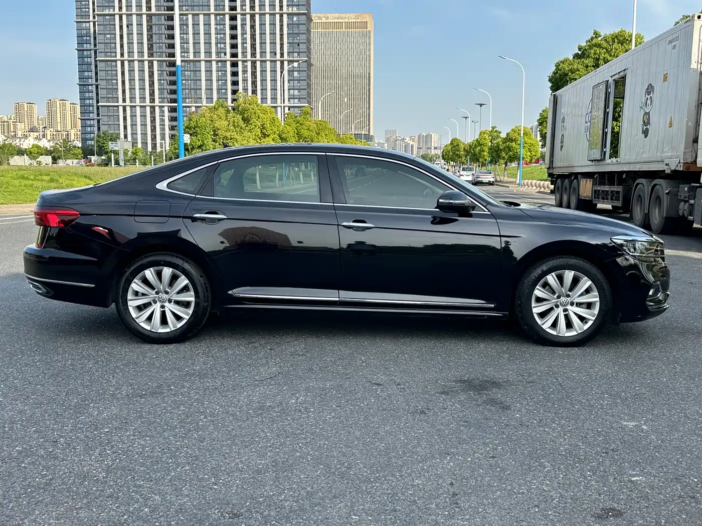 Volkswagen Passat 2019 330TSI Elite Version China VI фото 4