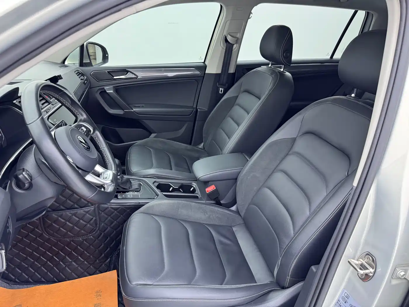 Volkswagen Tiguan L 2021 330TSI Automatic 2WD R-Line Premium фото 12