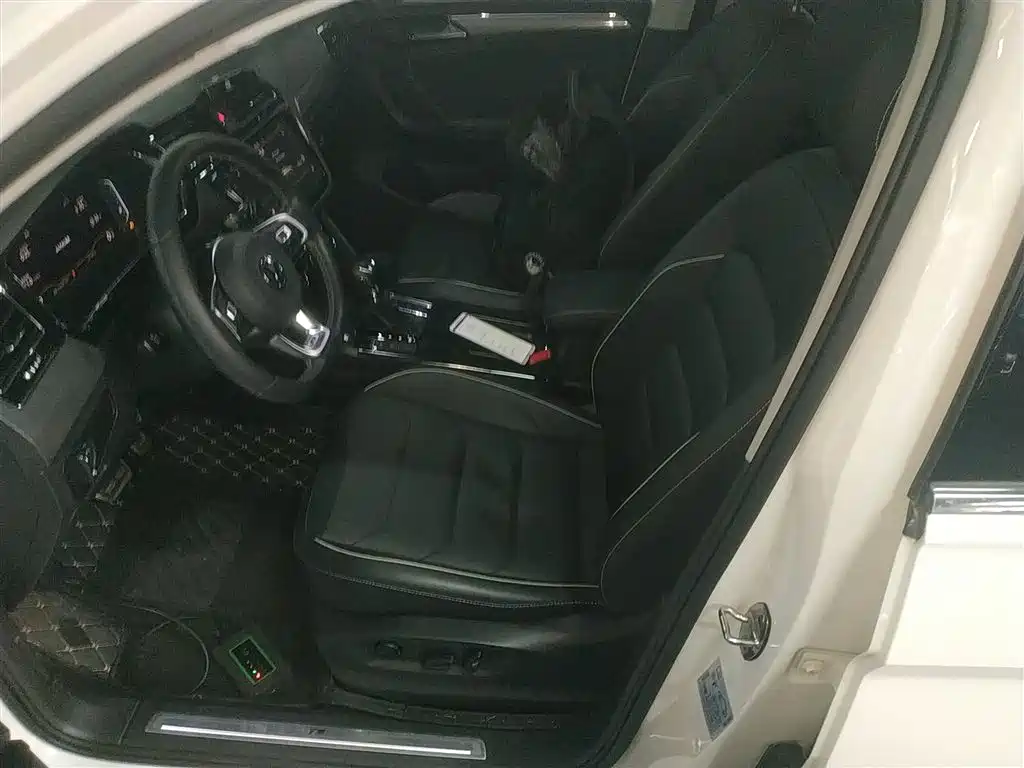 Volkswagen Tiguan L 2019 330TSI Automatic 2WD R-Line Flagship Edition China VI фото 15