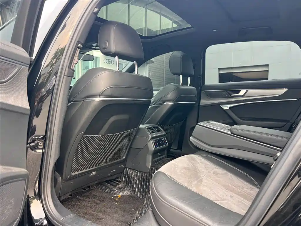 Audi A6L 2021 45 TFSI Exclusive Sport фото 4