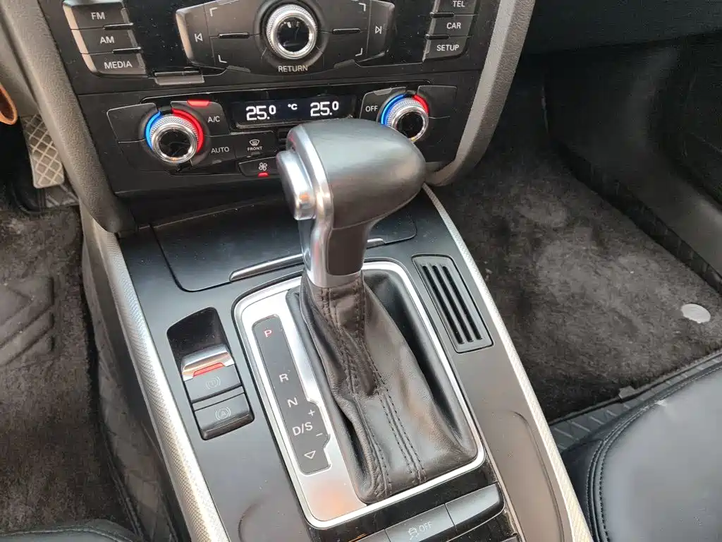 Фото 7 - Audi A4L