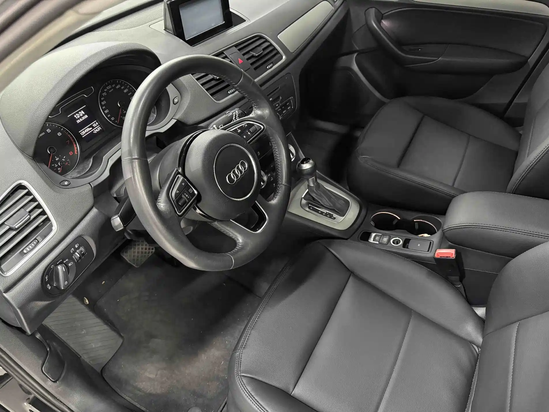 Фото 8 - Audi Q3