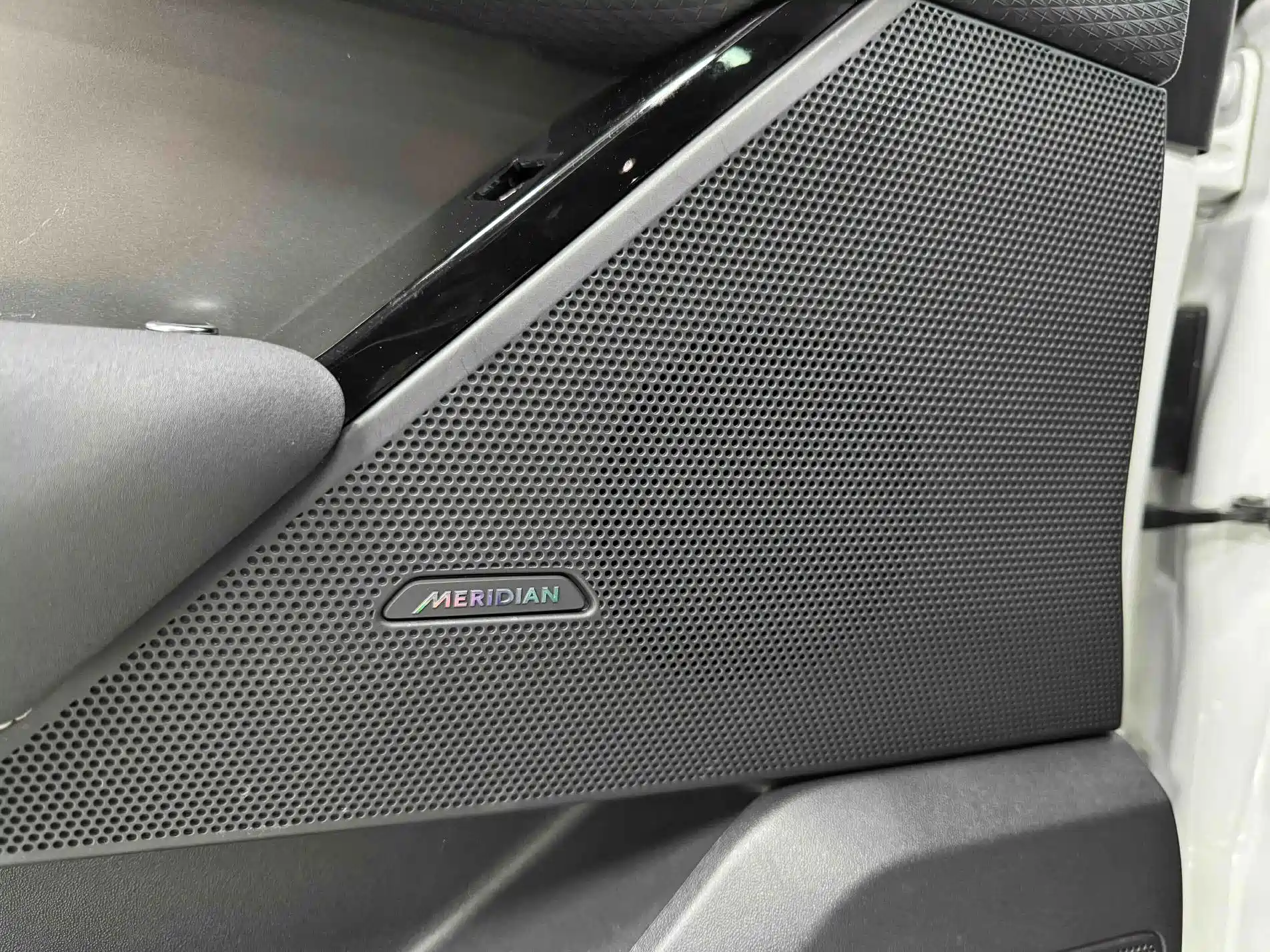 Фото 14 - Land Rover Range Rover Velar