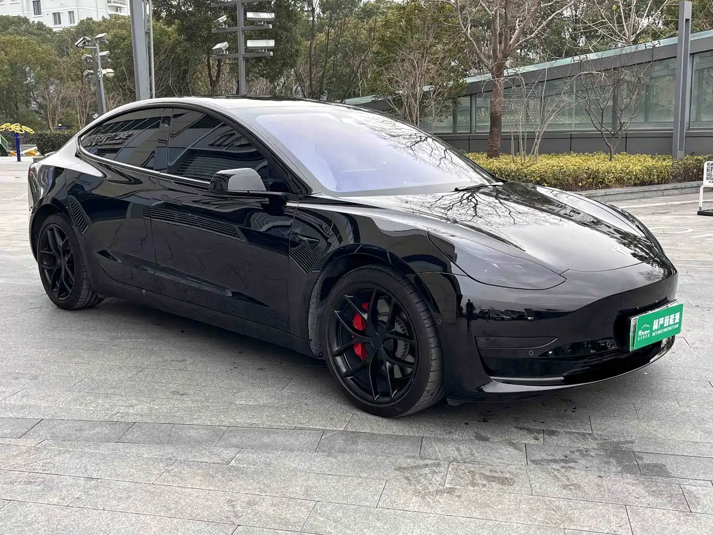 TESLA MODEL 3