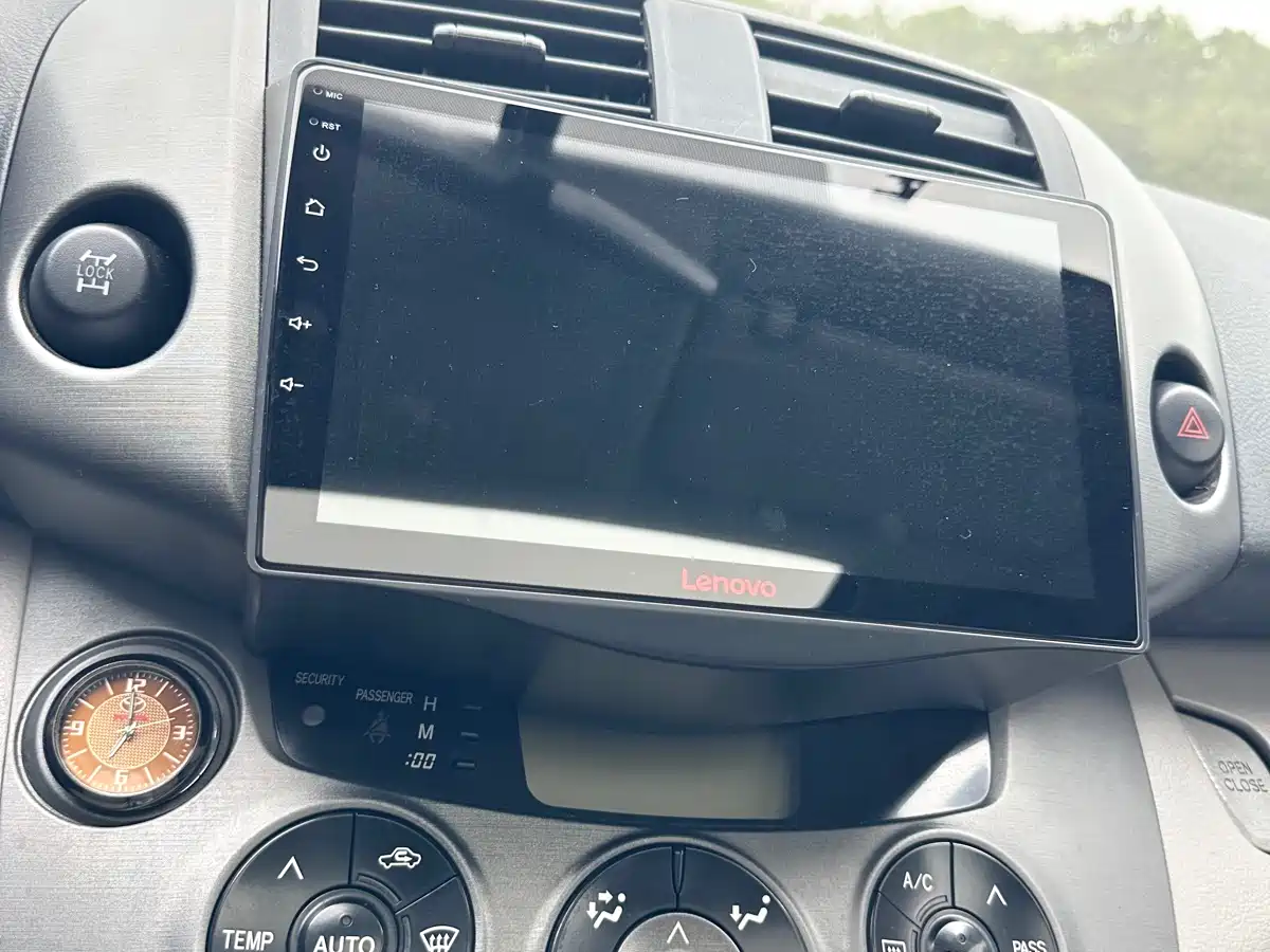 Toyota RAV4 Rongfang 2009 2.4L Automatic Luxury Navigation Edition фото 12