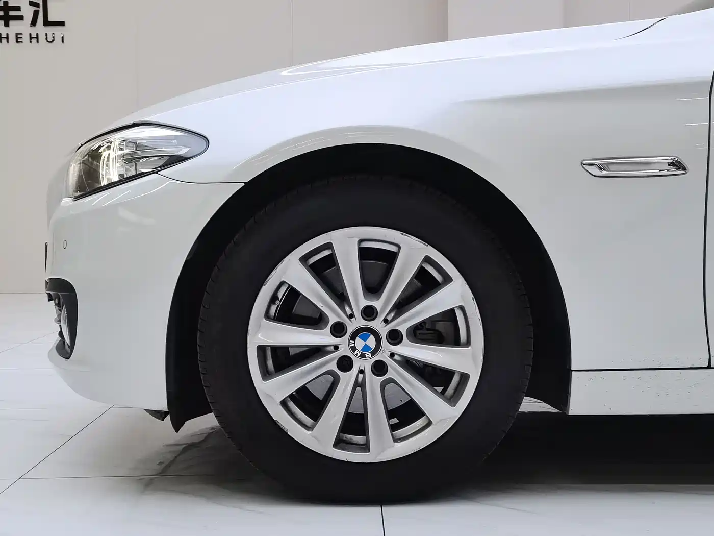 BMW 5 Series 2014 520Li Elegance фото 9