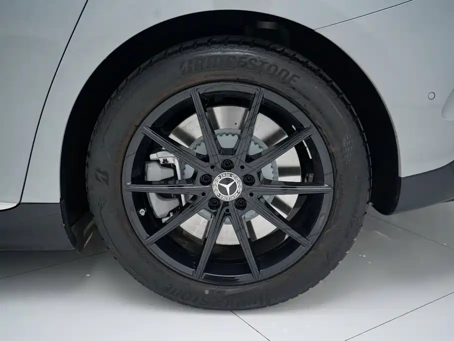 Фото 23 - Mercedes-Benz EQE