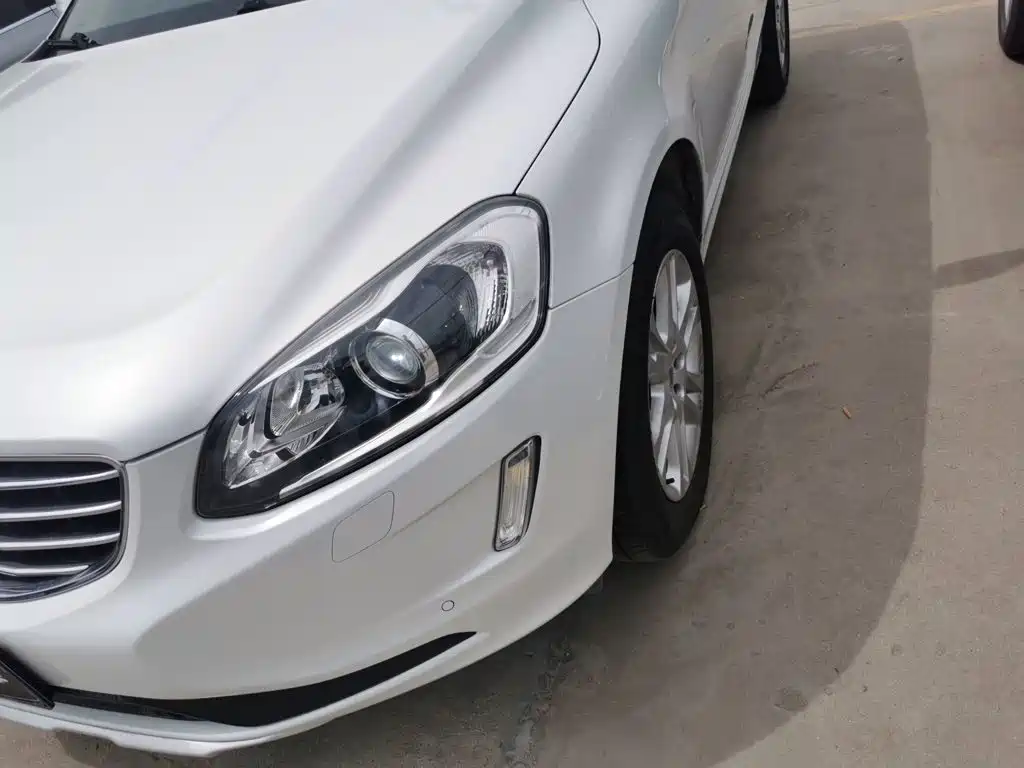 Фото 24 - Volvo XC60